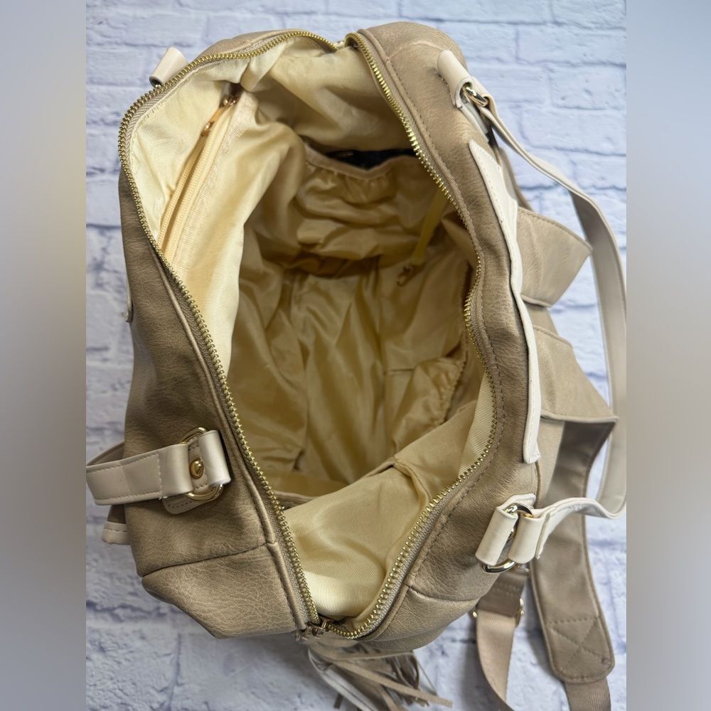 Johomviin Vegan Leather Diaper Bag- Doubling as a Travel Bag or Backpack. - Picture 10 of 15